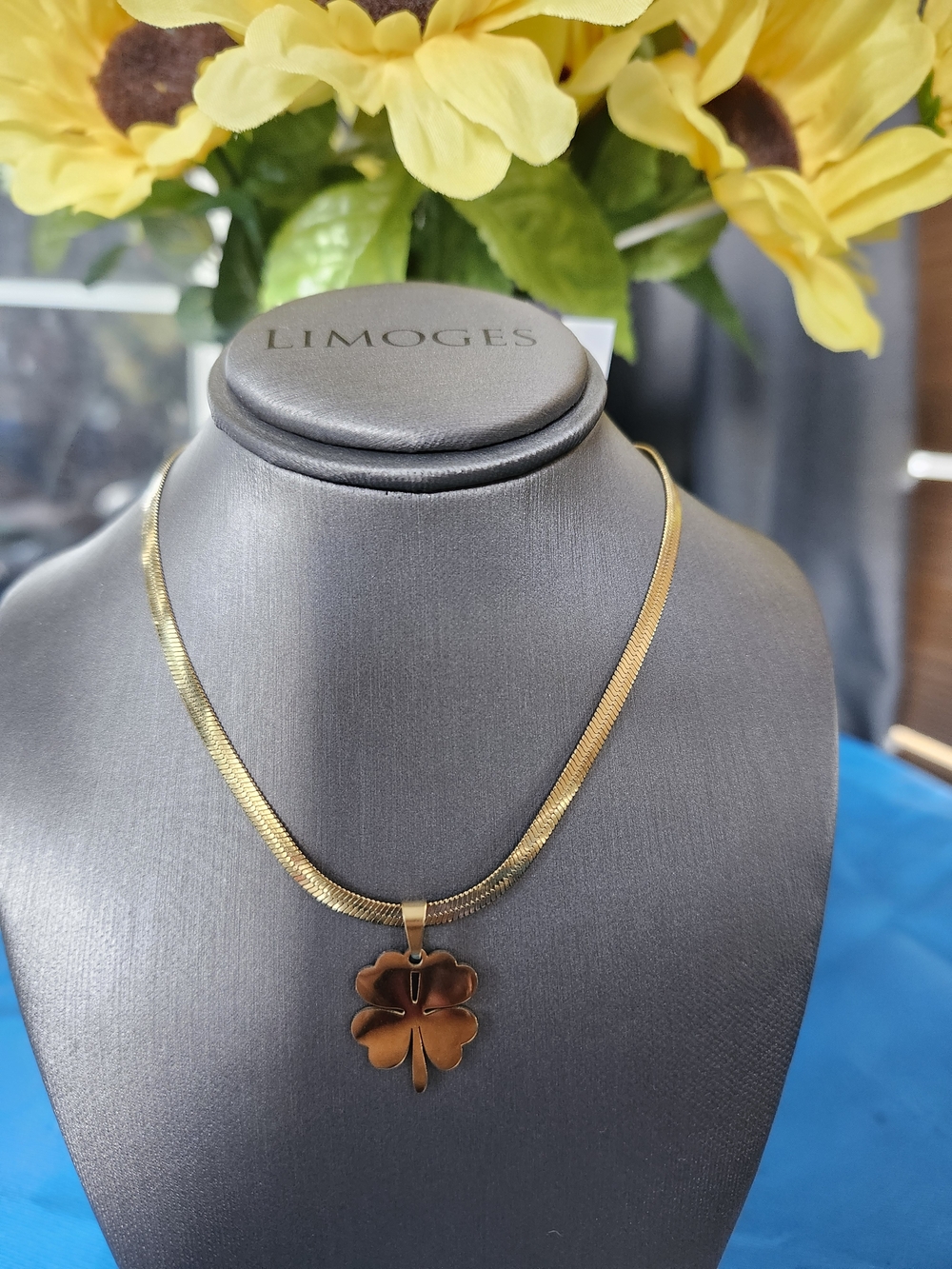 Limoges Gold Four-Leaf Clover Pendant Necklace